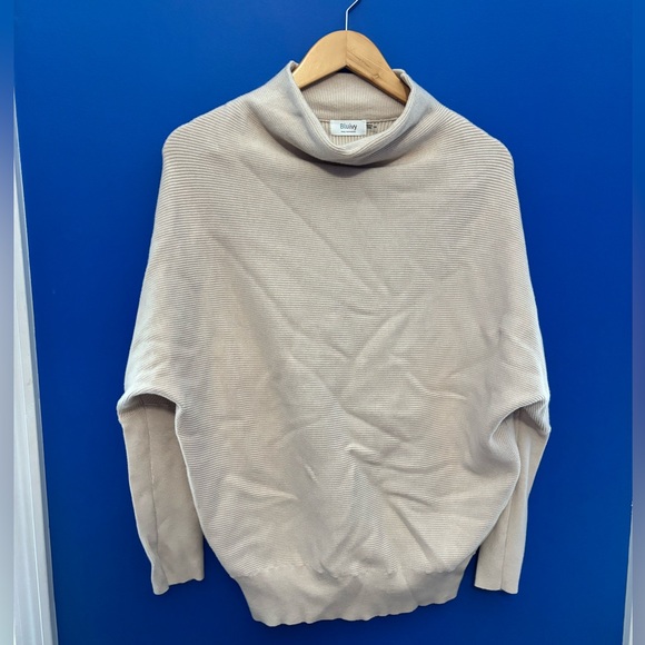 {BluIvy} cream colored cowl neck oversized sweater women's size S/M - Picture 1 of 6